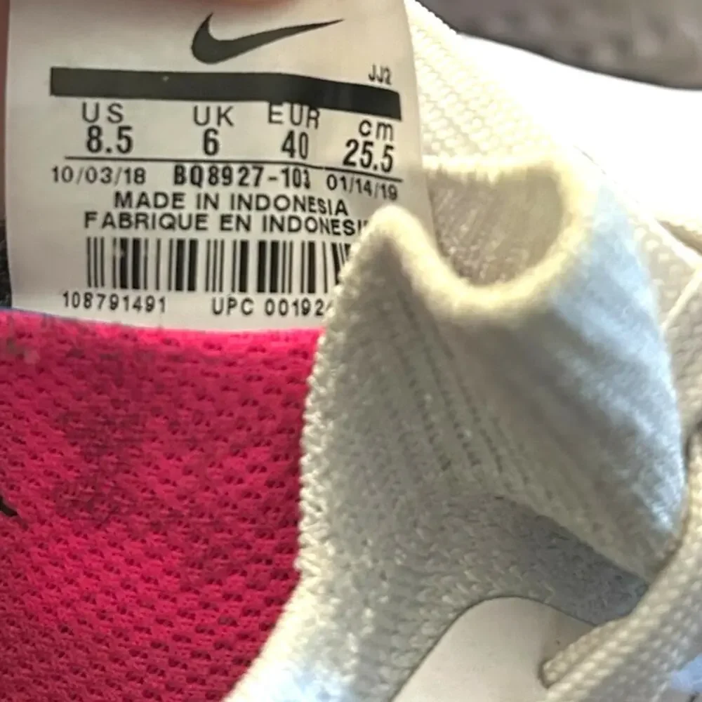 Nike Epic React Flyknit 2 Oreo Pink Punning Women's White 8.5